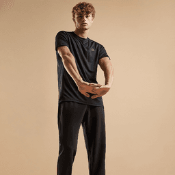 ملابس رياضية